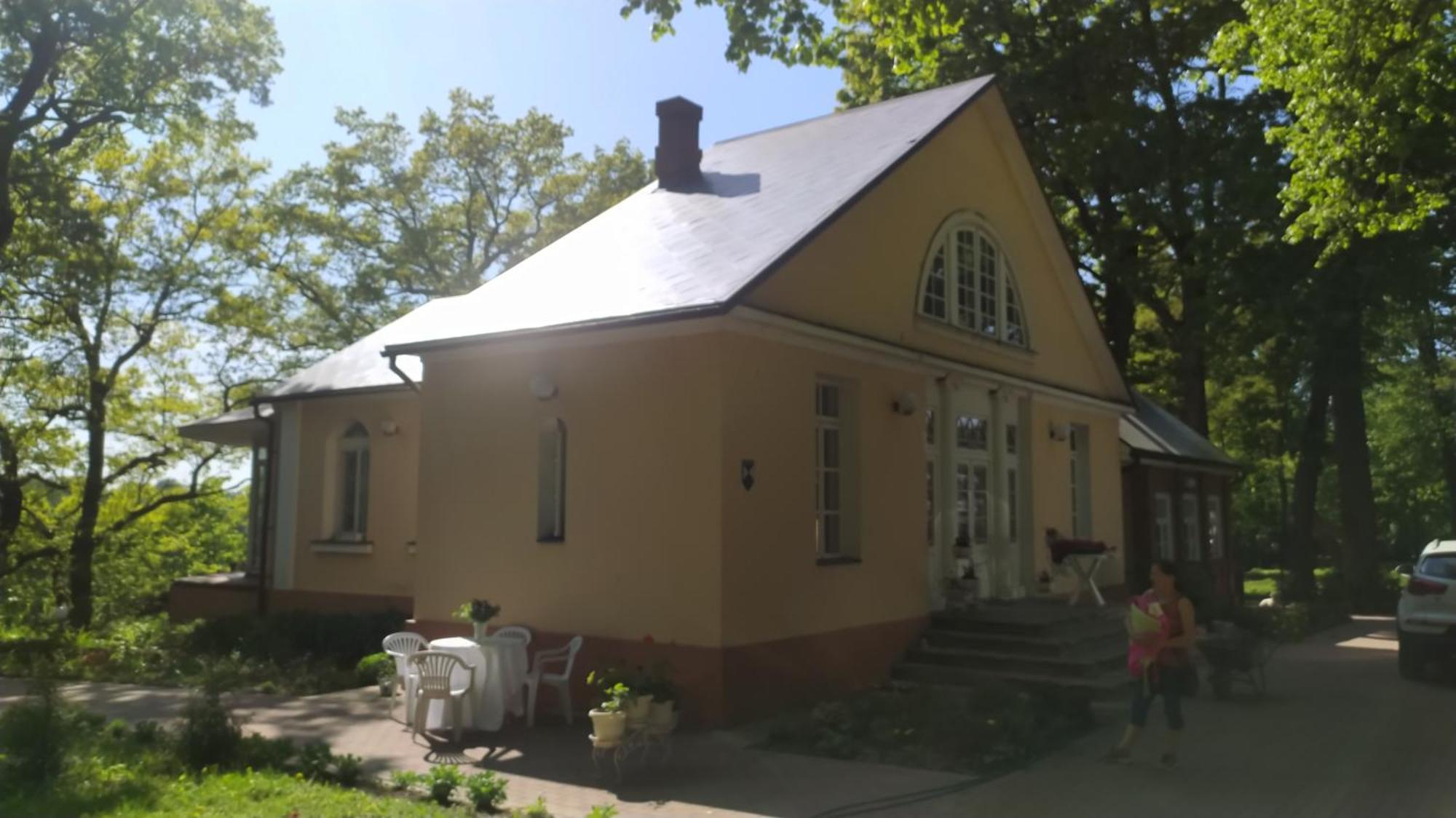 Готель Jumpravas Pils Екстер'єр фото